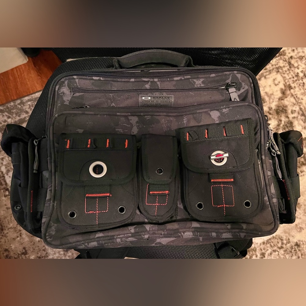 Oakley tactical camo messenger bag